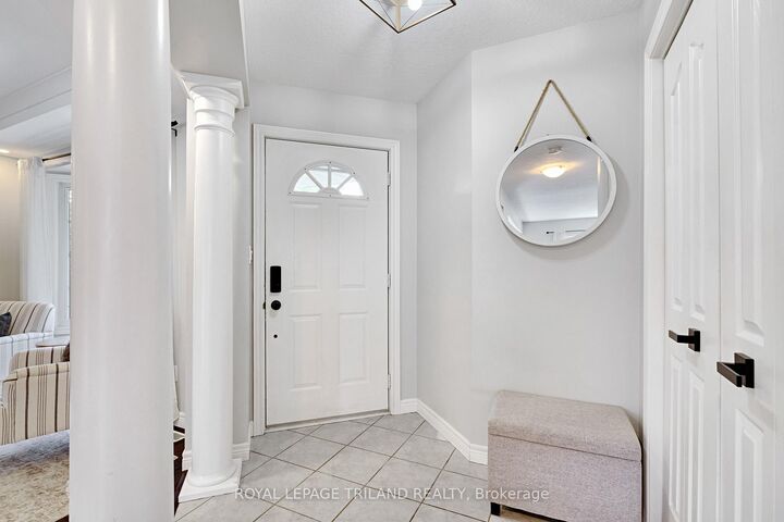 Property Photo:  18 Sifton Drive  ON N5R 6C6 