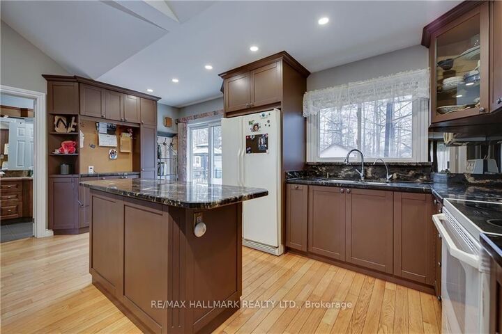 Property Photo:  2052 Centre Avenue  ON L9S 1Z3 