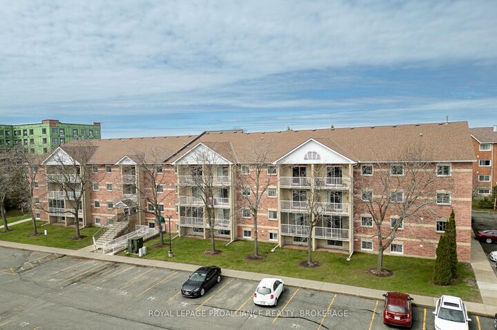 Property Photo: 316 Kingsdale Avenue 411 ON K7M 8S2