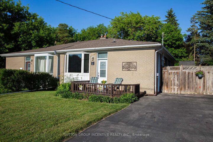 Property Photo: 45 Bailey Crescent ON L4G 2B2