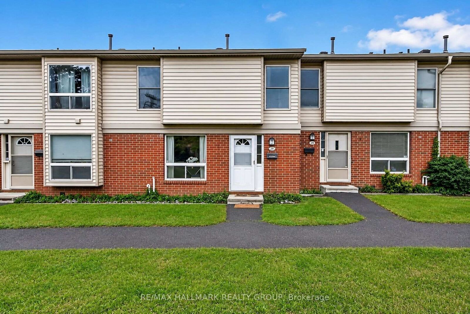 Property Photo:  840 Cahill Drive W 29  ON K1V 9K5 