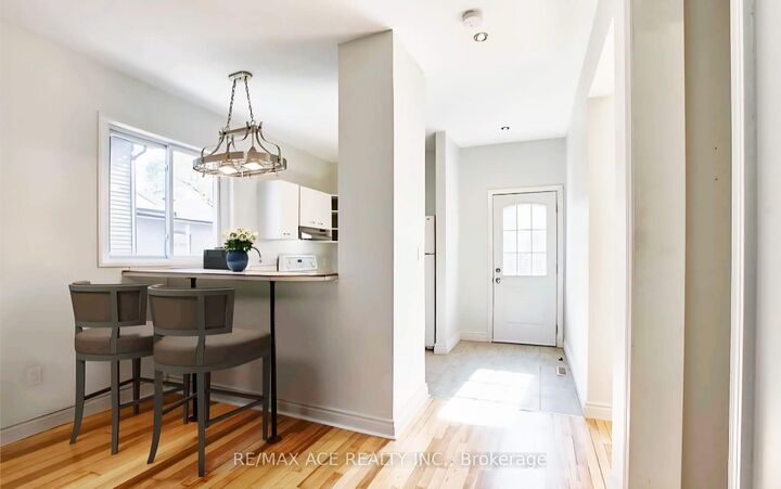 Property Photo:  238 Mary Street N  ON L1G 5C4 