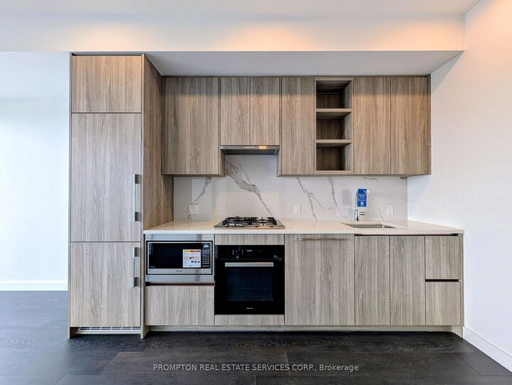 Property Photo:  68 Esther Shiner Boulevard 2812  ON M2K 0J6 