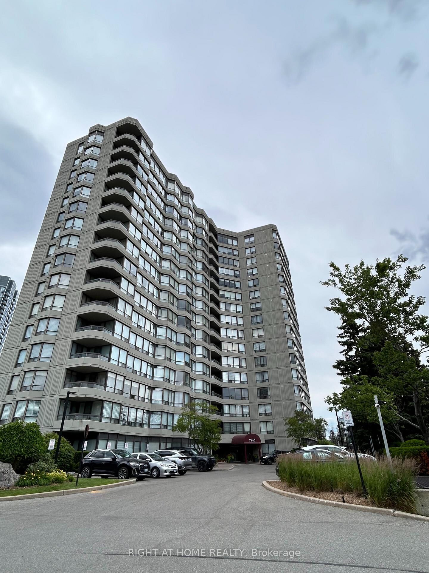 Property Photo: 7460 Bathurst N/A 201 ON L4J 7K9