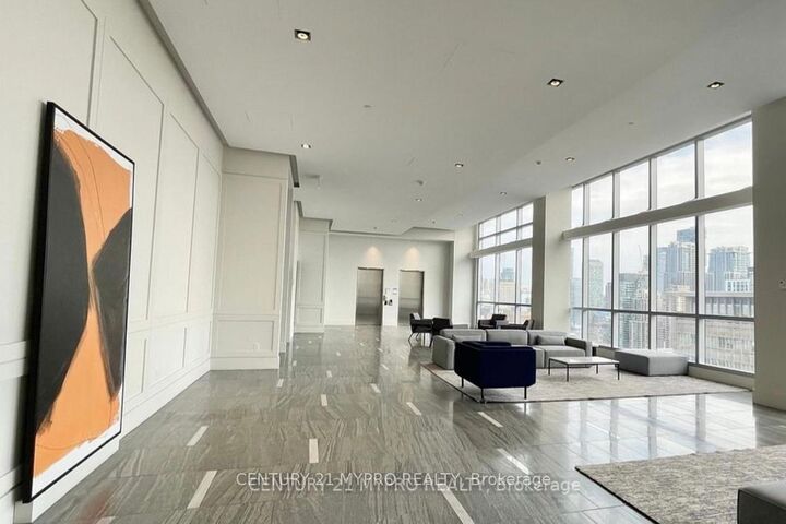 Property Photo:  488 University Avenue W 2401  ON M5G 1X3 