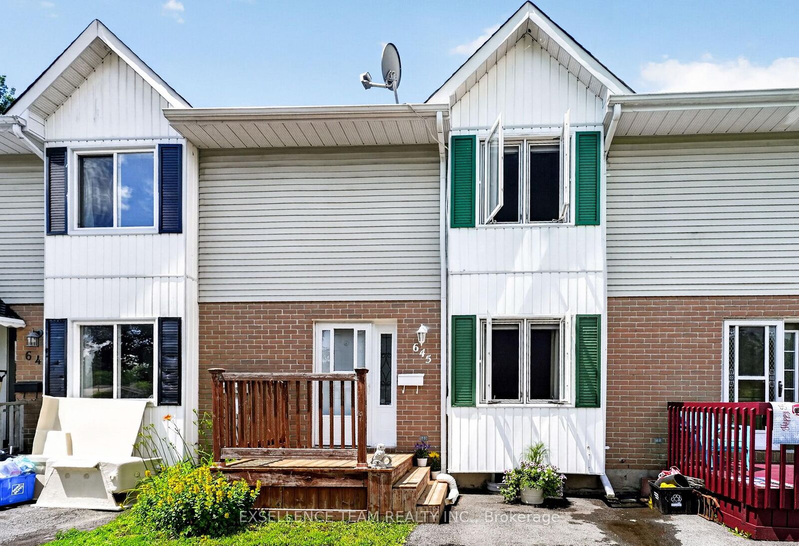 Property Photo:  645 Fraser Avenue  ON K6H 5R2 