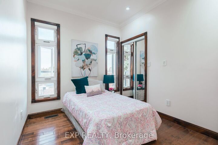 Property Photo: 3257 Monica Drive ON L4T 3E6