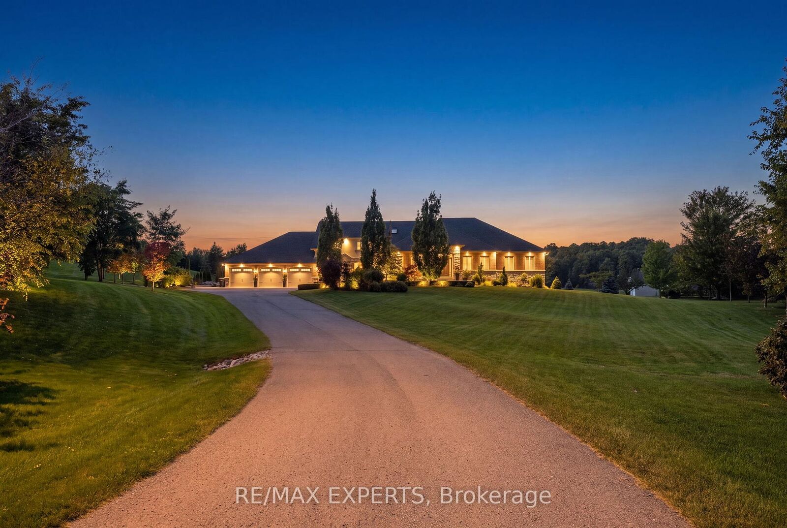 Property Photo: 4 Woodlot Court ON L7E 0C2