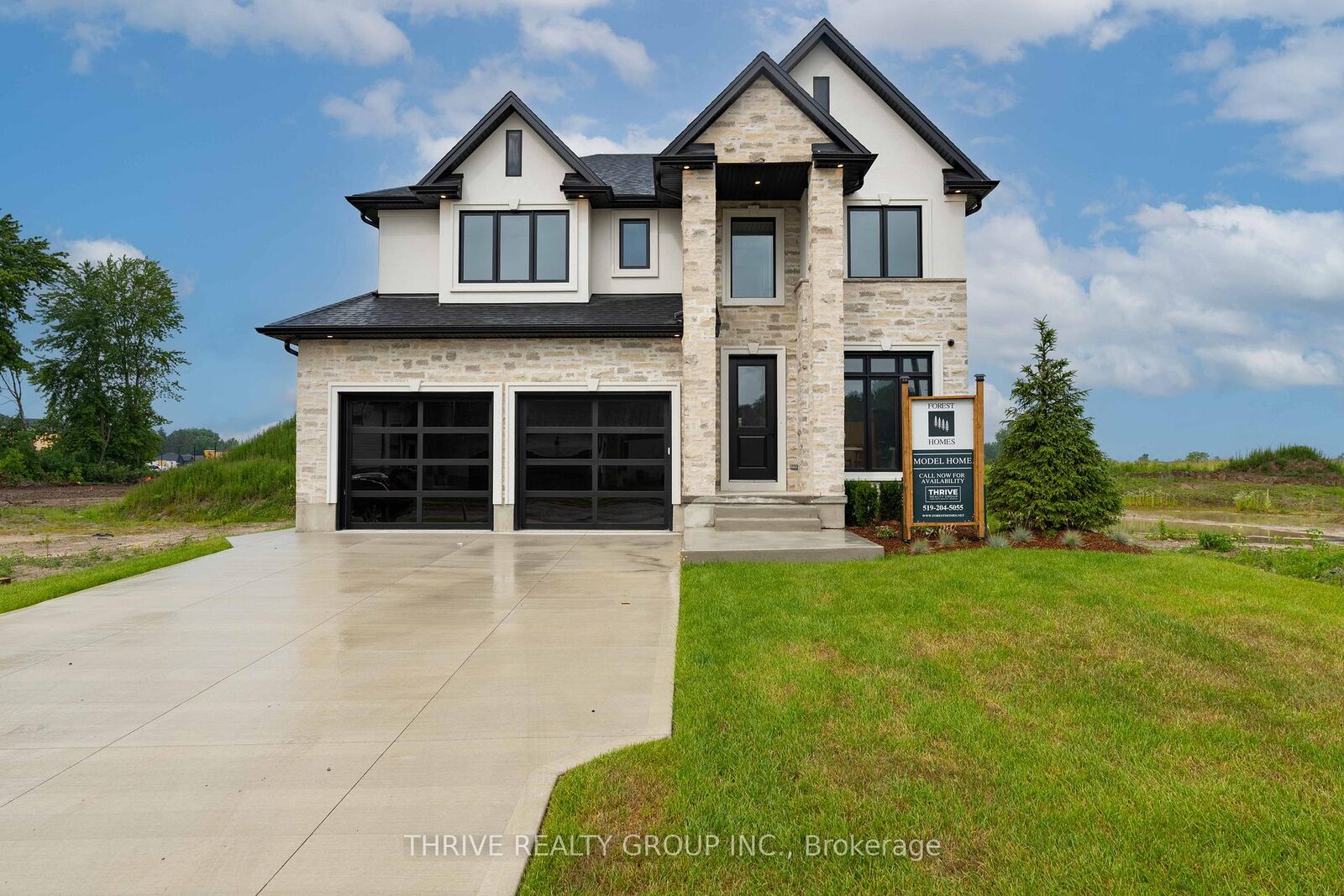 Property Photo: 4067 Fallingbrook Road ON N6P 0H7