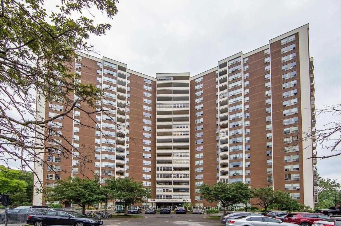 Property Photo: 60 Pavane Linkway N/A 216 ON M3C 1A1
