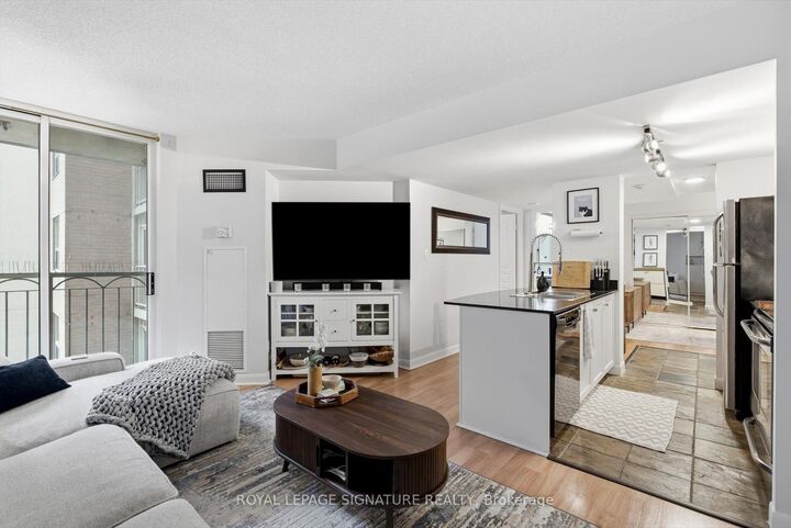 Property Photo: 323 Richmond Street E 704 ON M5A 3R3