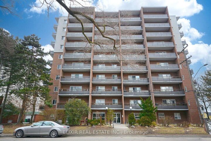 Property Photo:  15 Elizabeth Street N 605  ON L5G 2Z3 