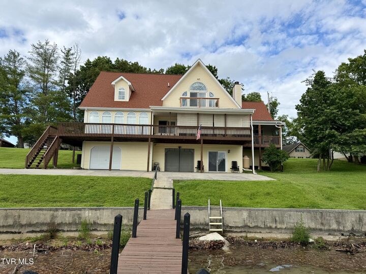 Property Photo:  877 Summer Sound Road  TN 37686 