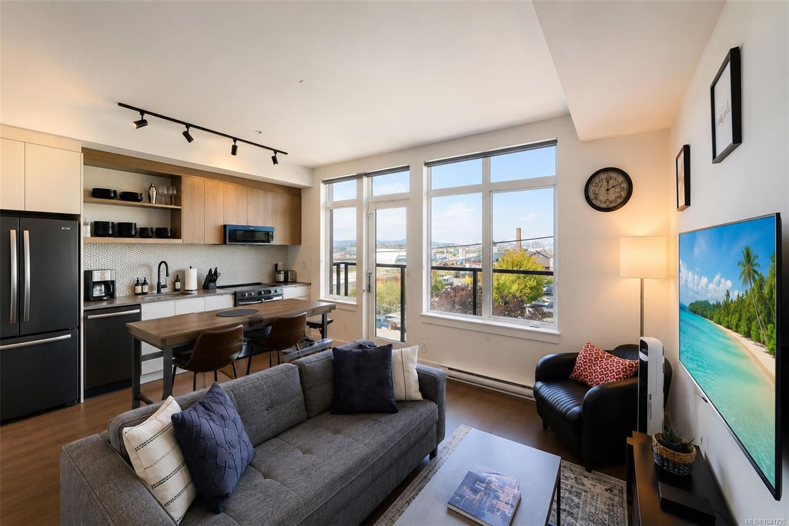 Property Photo: 515 Chatham St #415 BC V8T 0C8