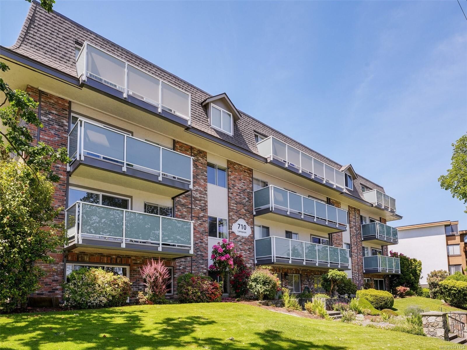 Property Photo: 710 Lampson St #405 BC V9A 6A6