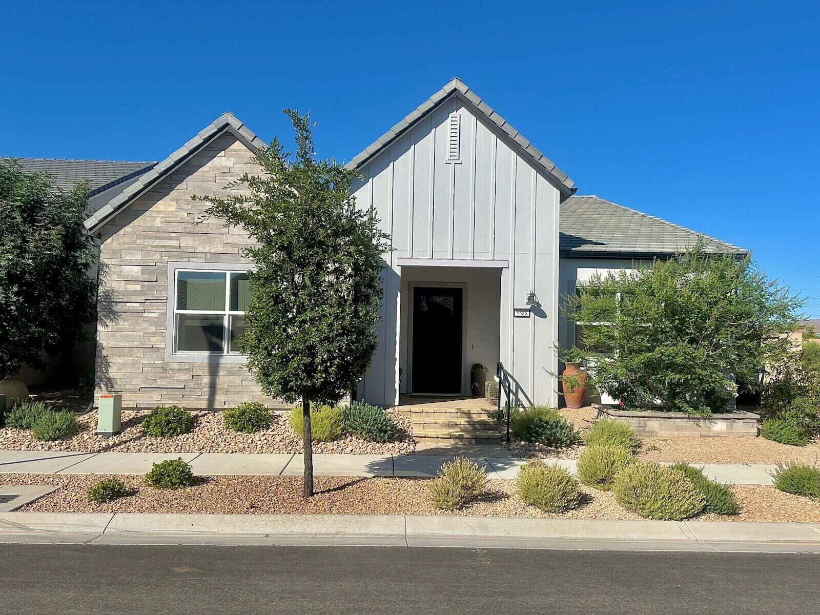 Property Photo:  5588 S Agave Peak Ln  UT 84790 