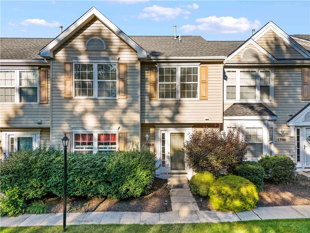 Property Photo:  1368 Meadowbrook Dr  PA 15317 