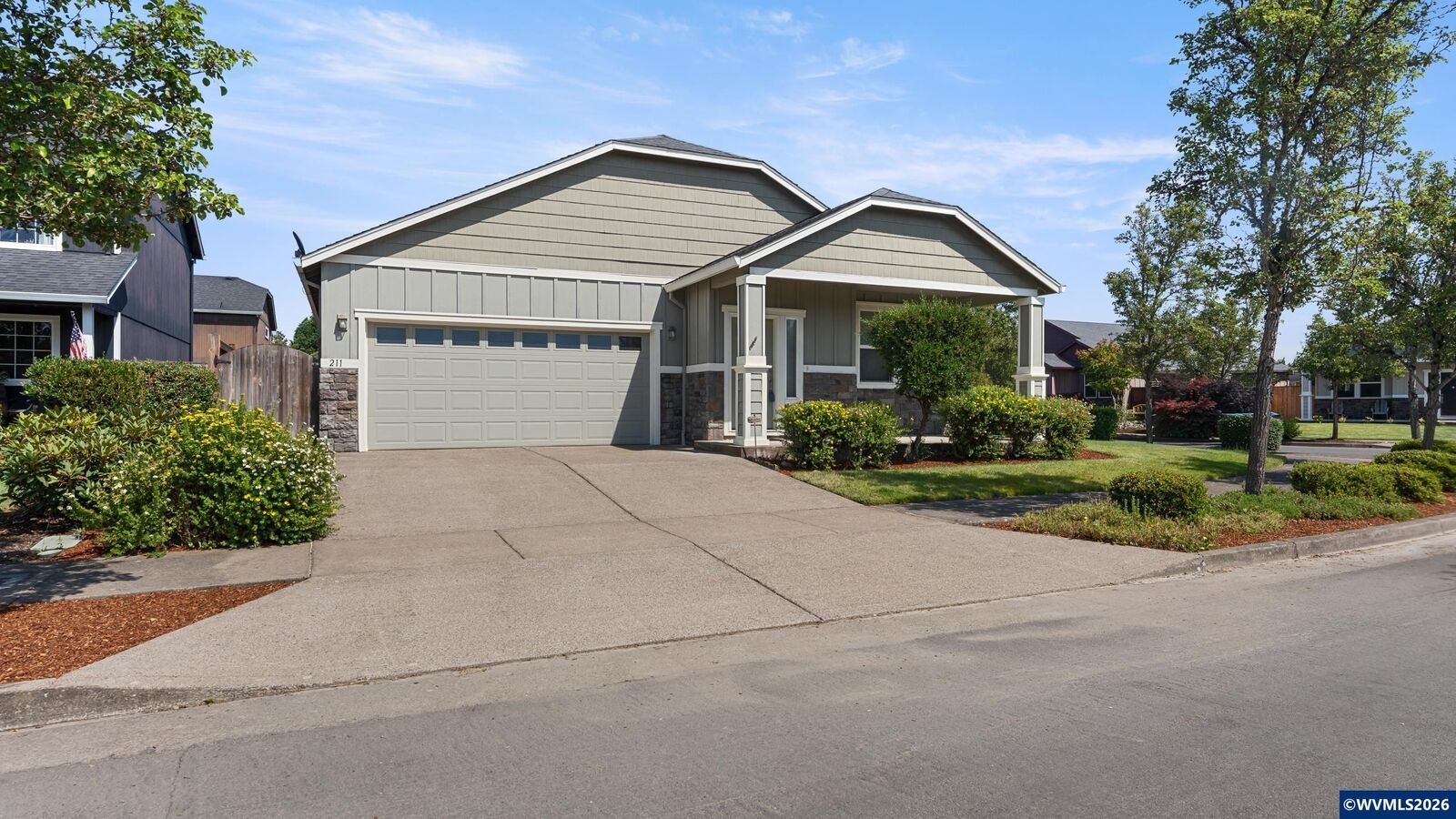 Property Photo: 211 Claremont St NE OR 97322