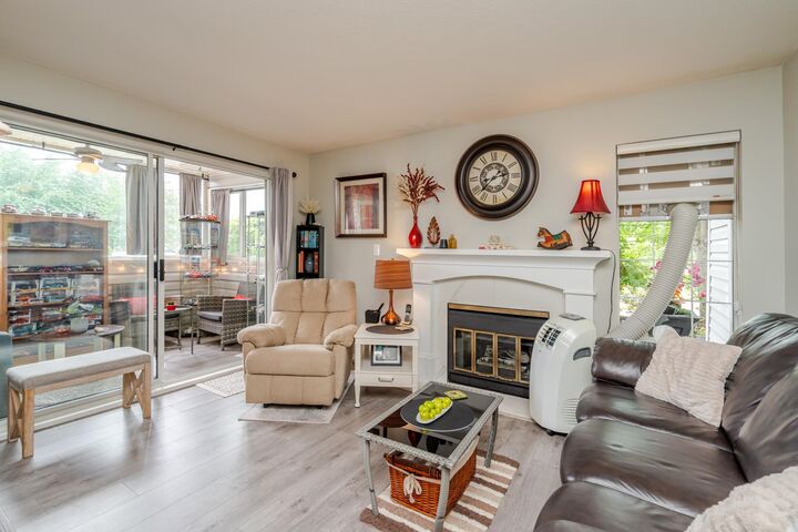 Property Photo: 11578 225 Street 103 BC V2X 9W7
