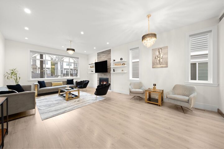 Property Photo:  11042 240 Street  BC V2W 1H6 