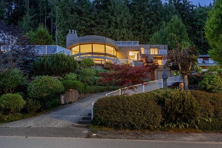 1542 Chartwell Drive — photo 1