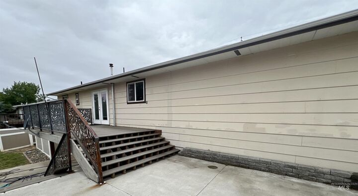 Property Photo: 2133 10th Ave. WA 99403