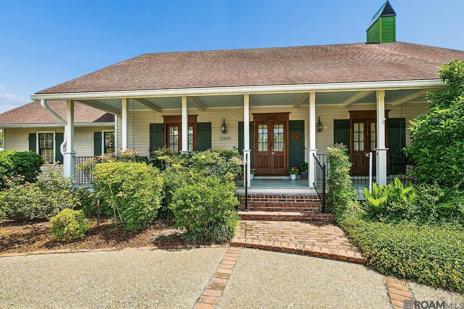 Property Photo:  11545 Rue De Tonti  LA 70810 