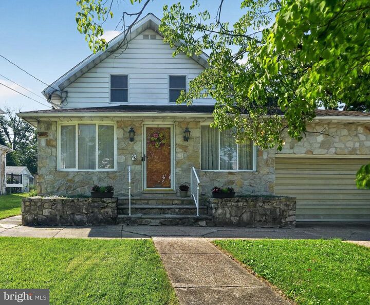 Property Photo:  706 Kings Highway  NJ 08035 