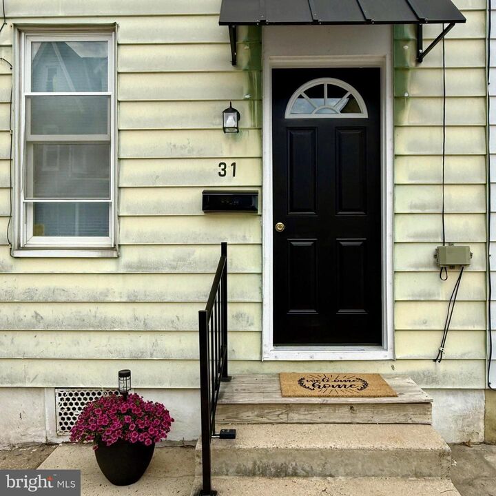 Property Photo:  31 W Washington Street  PA 19522 