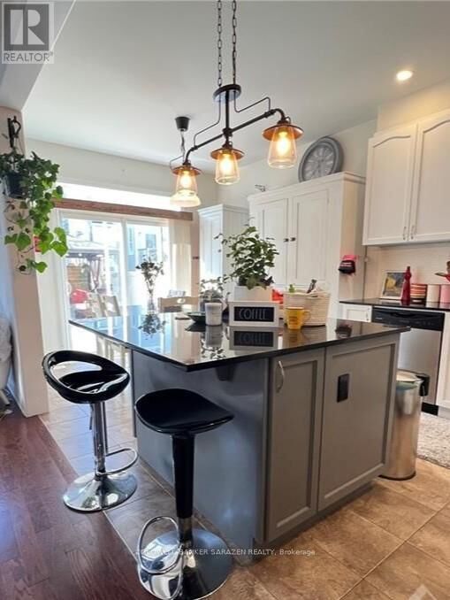 Property Photo:  349 Meadowbreeze Drive  ON K2M 0K3 