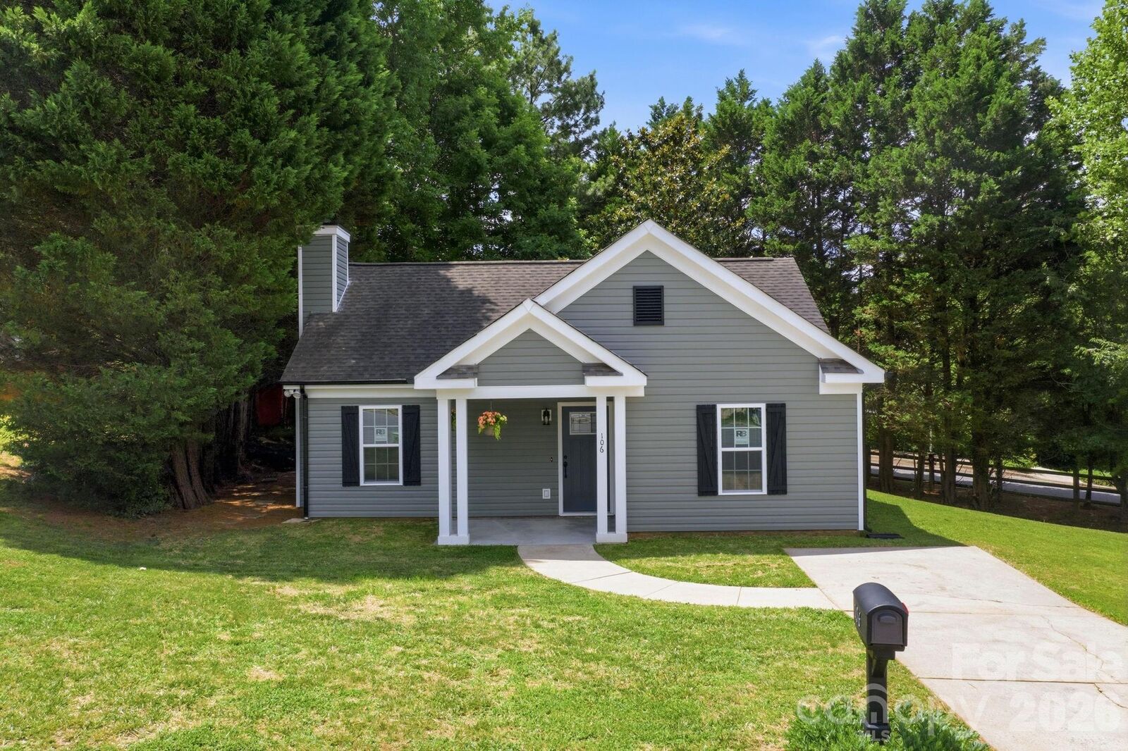 Property Photo:  106 Moonflower Court  NC 28115 