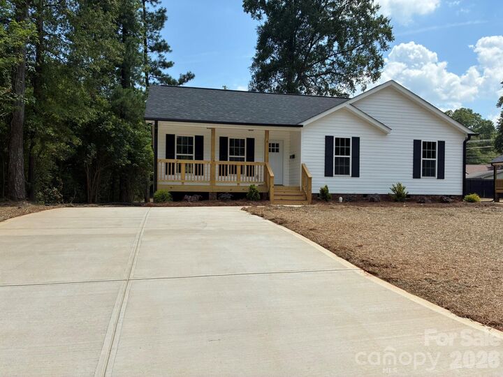 Property Photo:  8 Wray Street  SC 29745 