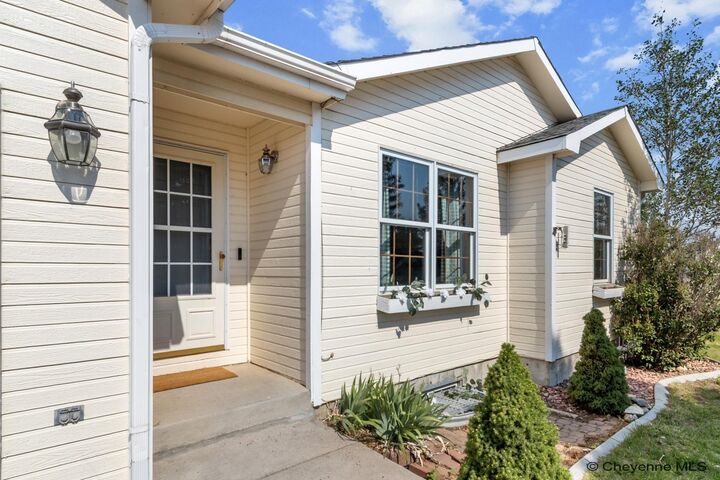 Property Photo: 7818 Surrey Rd WY 82009