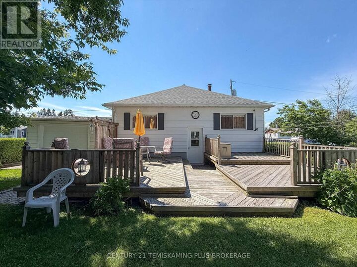 Property Photo:  30 Ninth Street East  ON P0J 1E0 