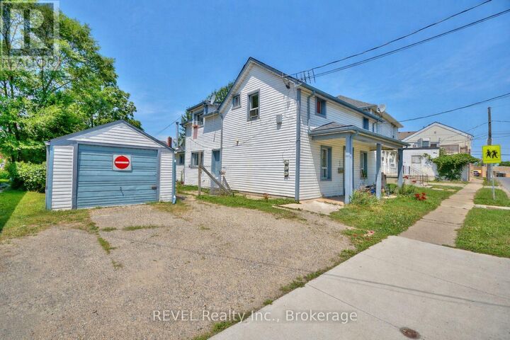 Property Photo:  8 Pelham Road  ON L2S 1P9 