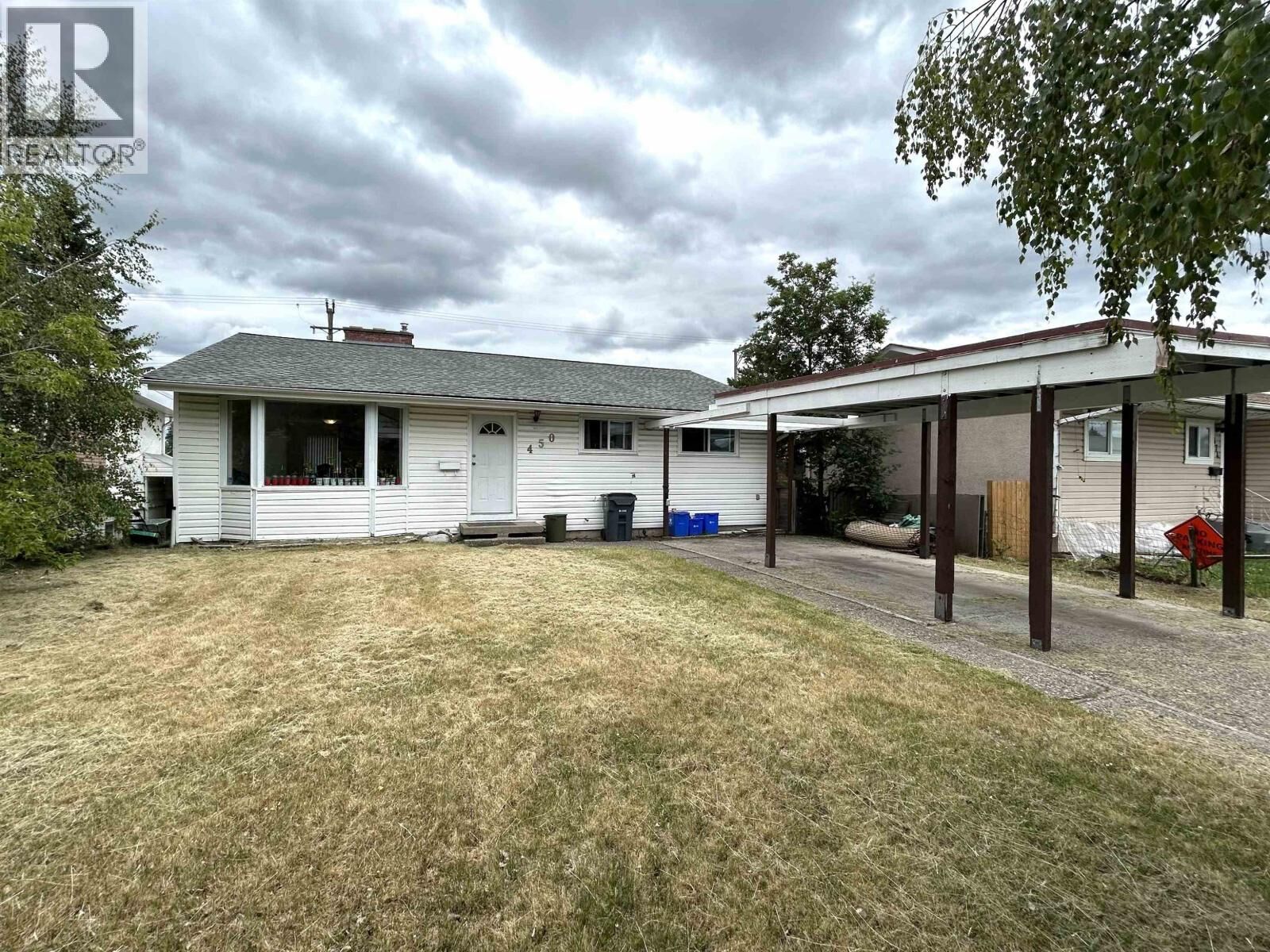 Property Photo: 450 Kelly Street BC V2M 3K5