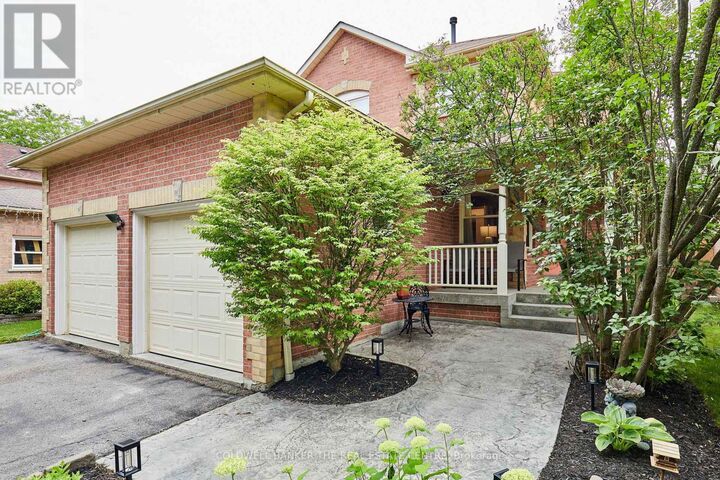Property Photo: 6 Fawn Court ON L1P 1L5