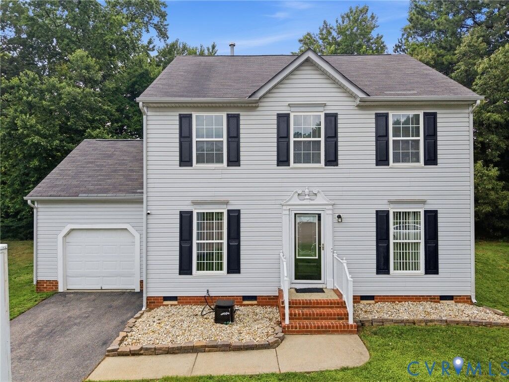Property Photo:  1304 Piney Ridge Court  VA 23223 