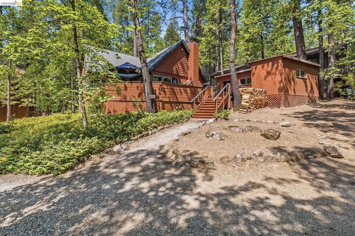 Property Photo: 22510 Fireside Dr CA 95383
