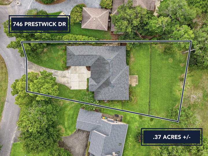 Property Photo:  746 Prestwick Drive  FL 32578 
