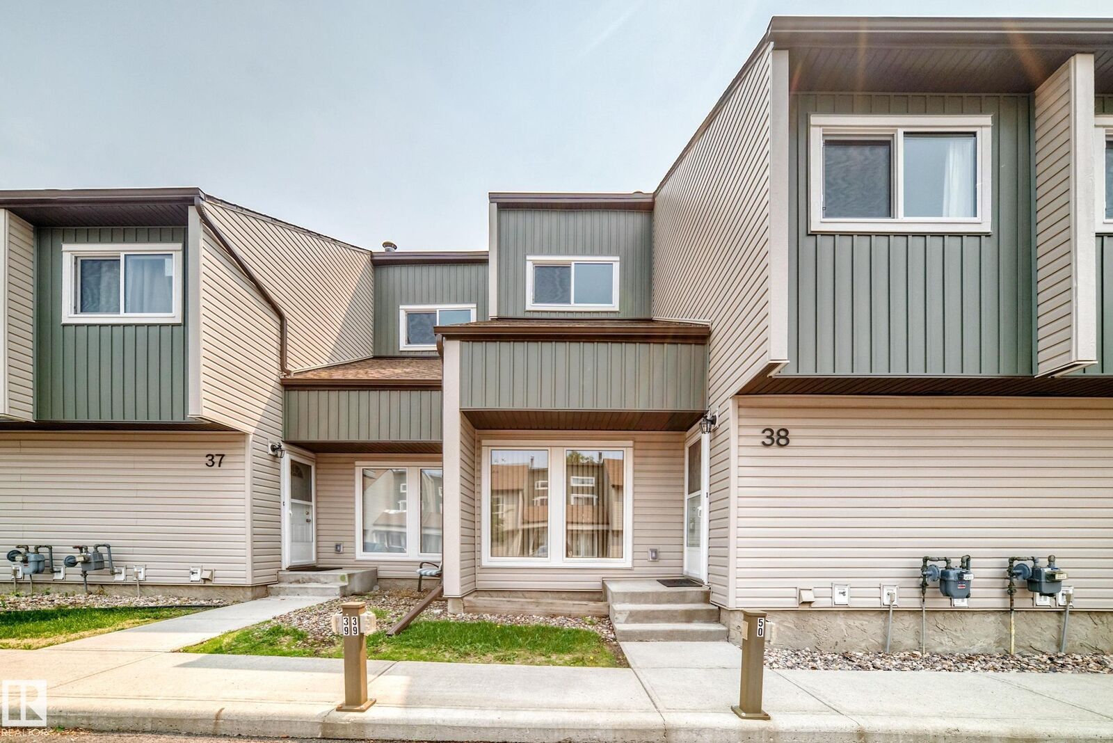 Property Photo:  2020 105 Street NW 38  AB T6J 5J2 