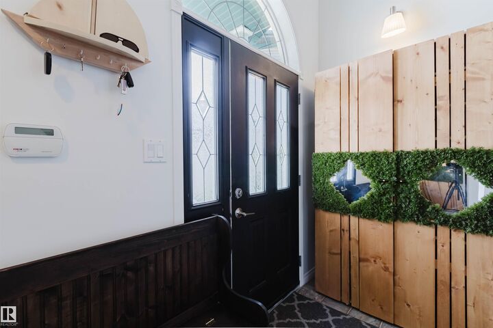 Property Photo:  1743 Melrose Crescent SW  AB T6W 0A3 