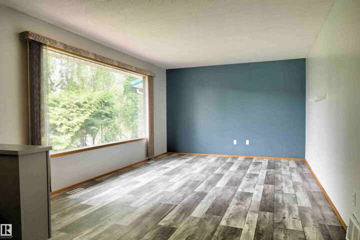 Property Photo:  5626 51 Avenue  AB T0A 3A1 