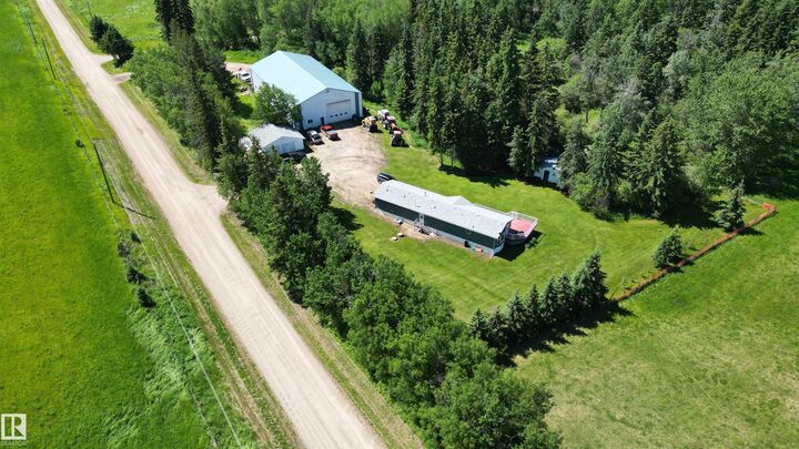 Property Photo:  56326 Rge Rd 65  AB T0E 2A0 
