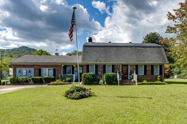 Property Photo: 1103 Hudson Avenue TN 37347