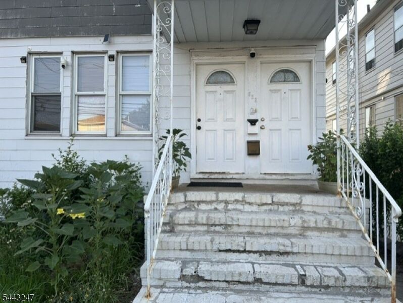 Property Photo:  523 Richmond St  NJ 07202 