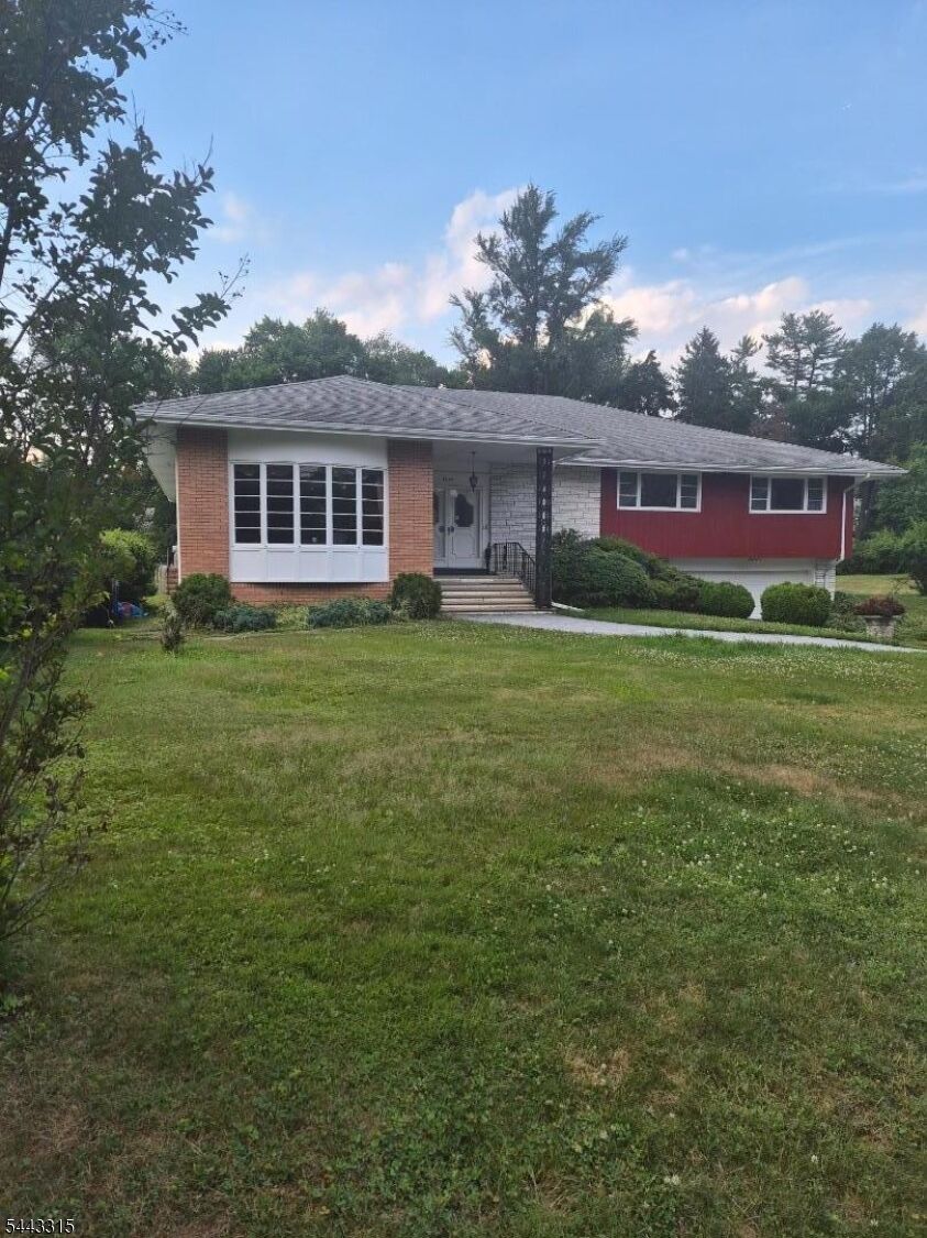 Property Photo:  1425 Prospect Ave  NJ 07060 