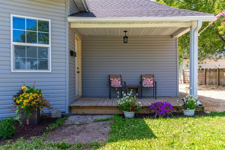 Property Photo:  1016 E Jackson Street  MO 65265 