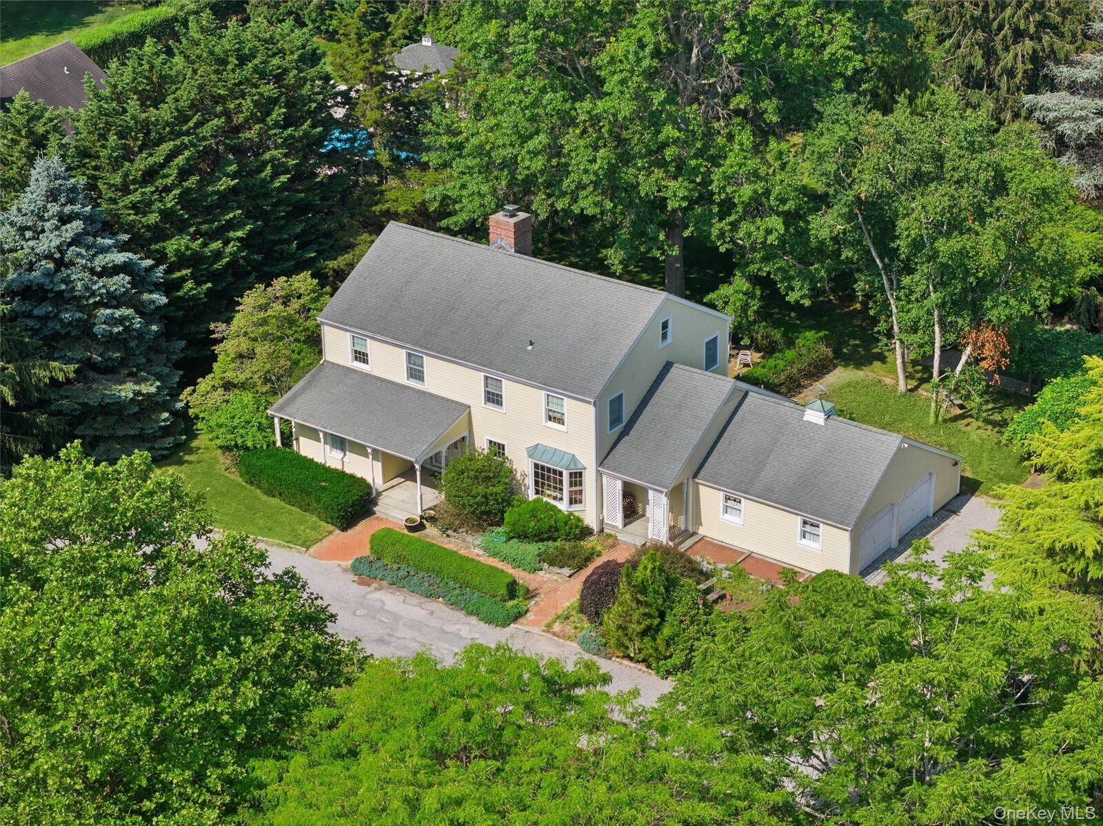 Property Photo: 1060 Case's Lane Ext NY 11935
