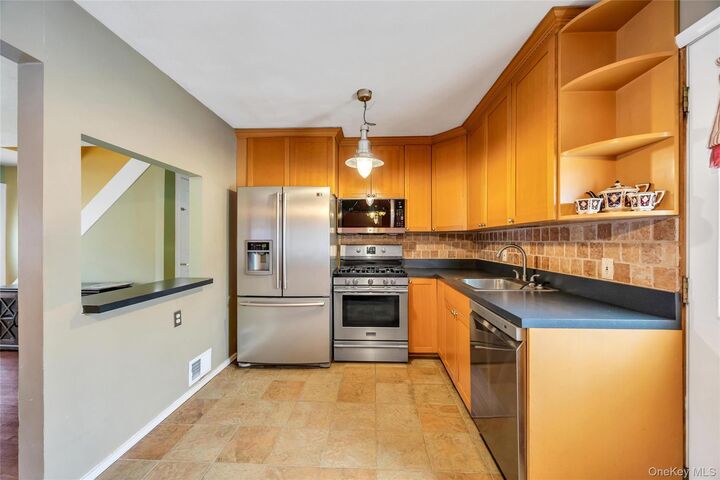 Property Photo:  2 Briggs Street  NY 11801 